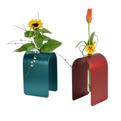 William Mulas Vaso rosso Dahlia><noscript><img width=