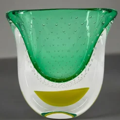 Officine di Murano 1295 Vaso scultoreo in vetro di Murano verde e giallo Gran Sommerso><noscript><img width=