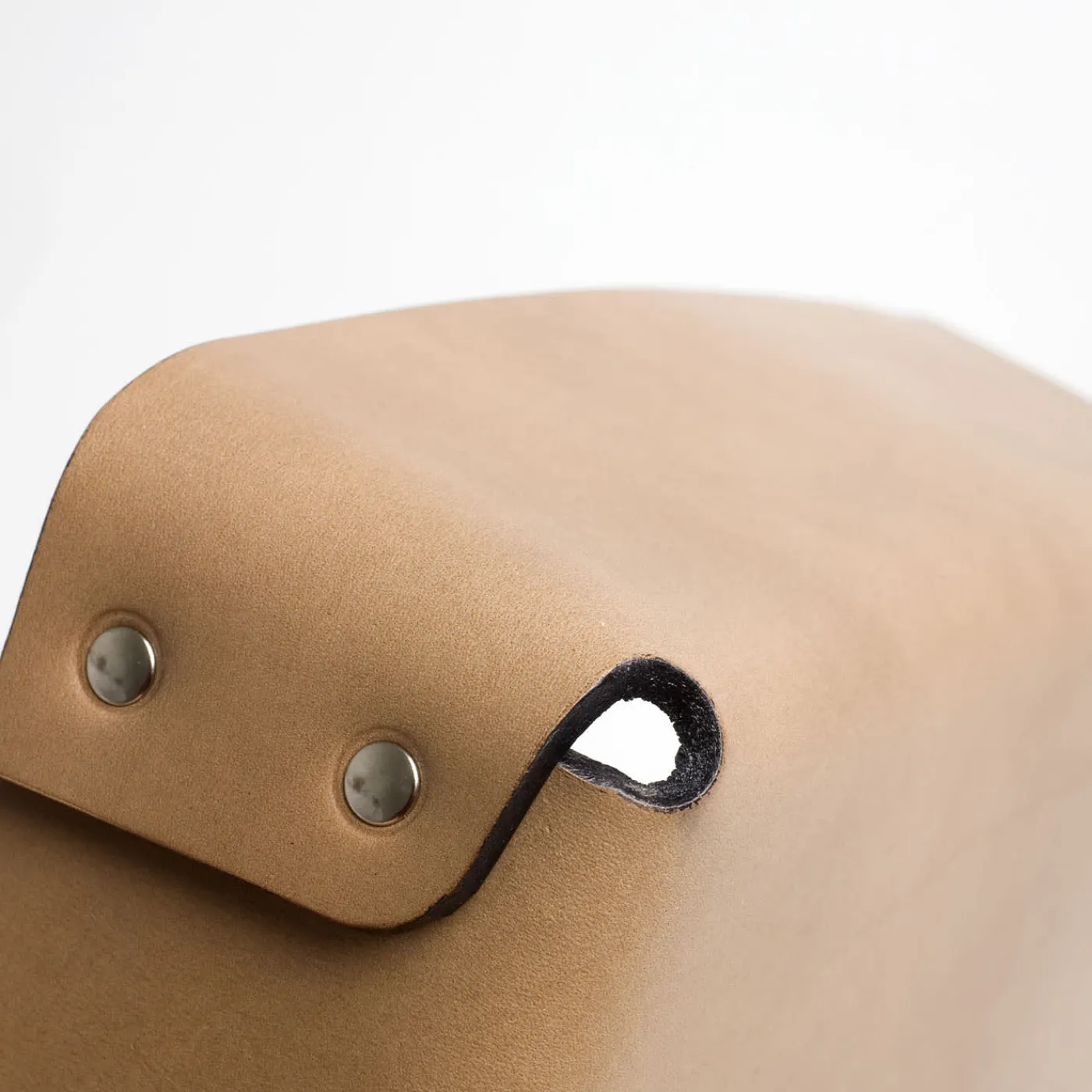 Oscar Maschera Vide Poche Rivets Attilio di Claude Bouchard> Svuotatasche